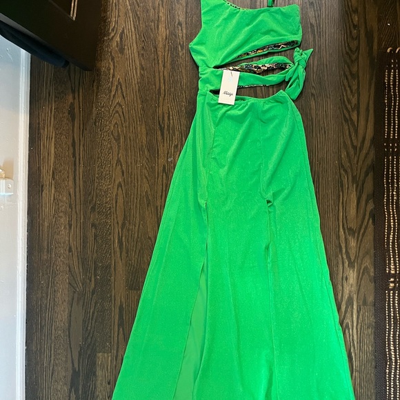NWT green Maaji summer dress - Picture 3 of 3